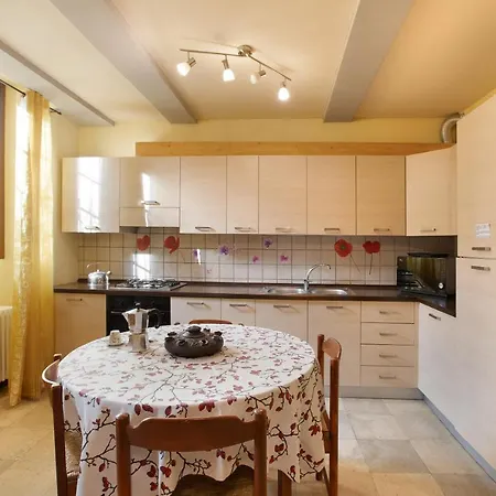 Augusta Praetoria Apartment *